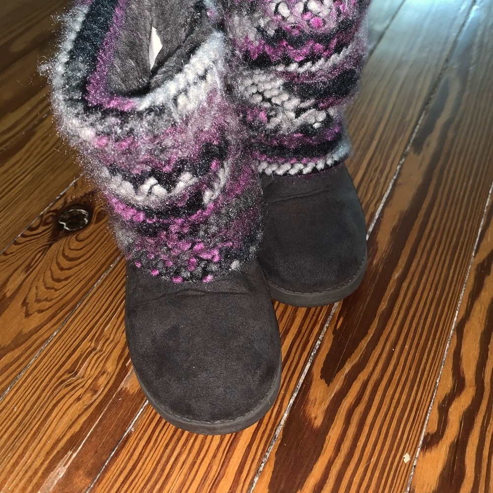 Cat & Jack Kids Boots with Black and Purple Knit